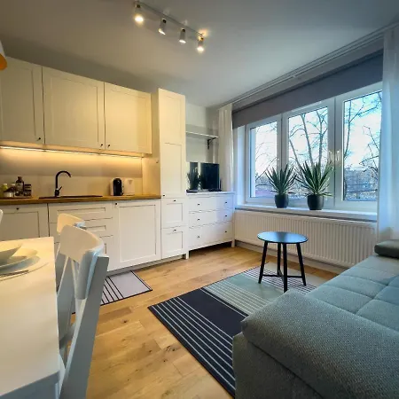 Urban Apartments Studio No 4A - Air Condition - Garden - Free Parking Хожув