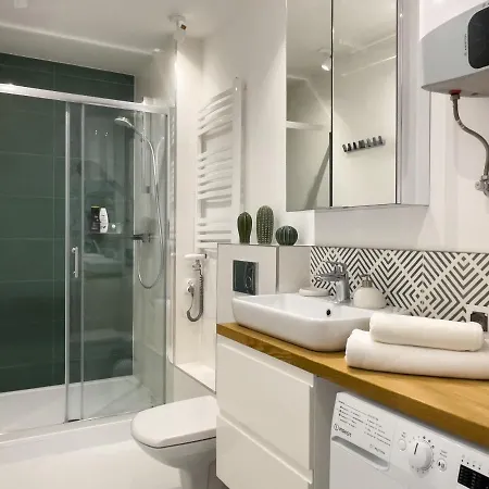 Апартаменты Urban No 4a, Free Private Parking, Self Check-in *