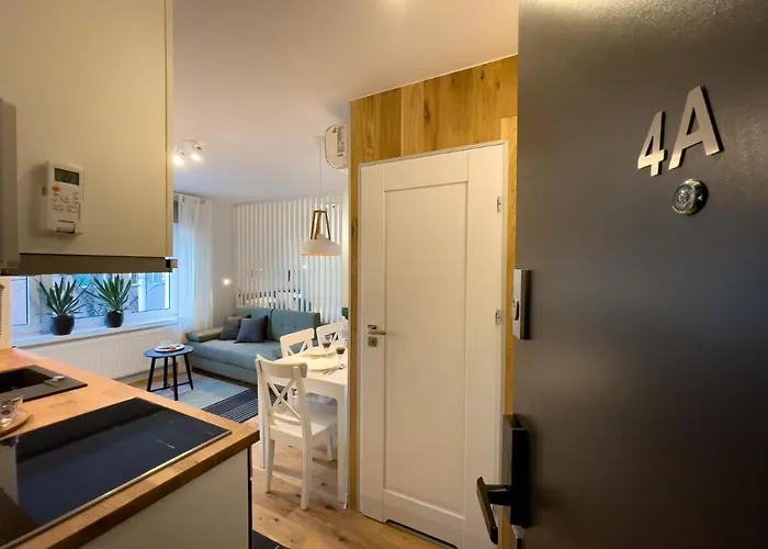 Urban No 4a, Free Private Parking, Self Check-in